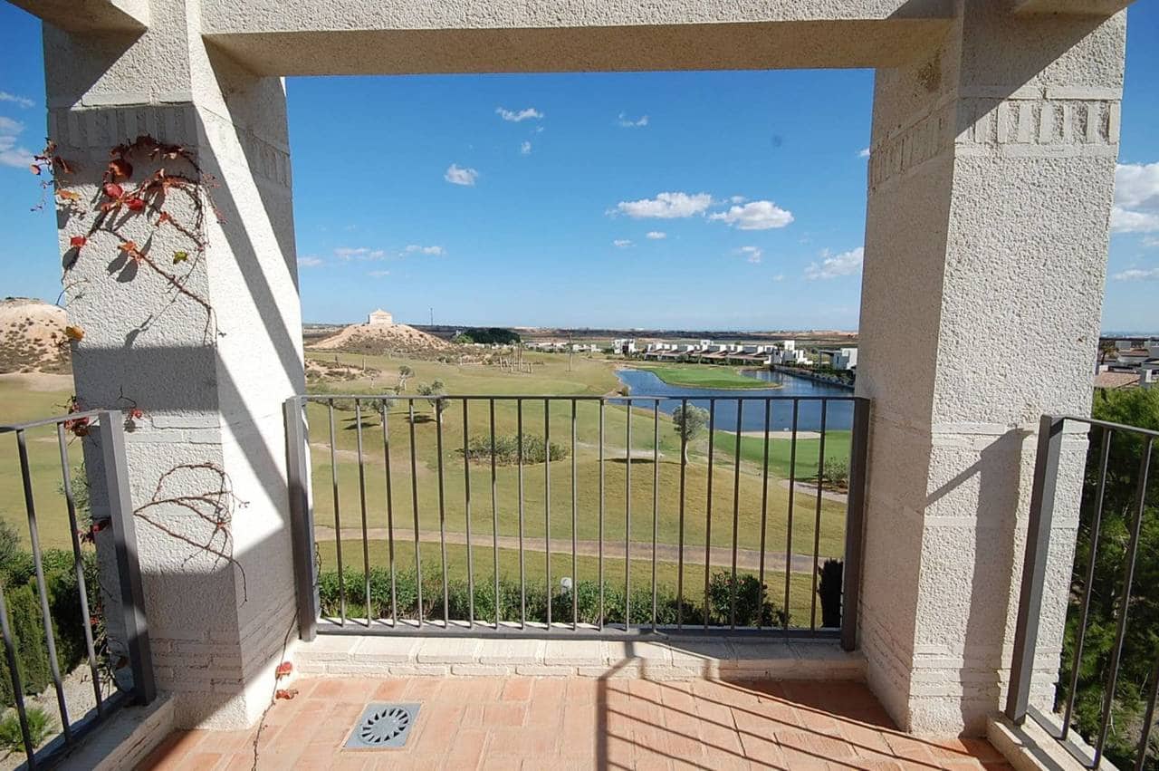 Chalet de 4 habitaciones en La Peraleja Golf Resort en venta con piscina - 375.000 € (Ref: 9892930)
