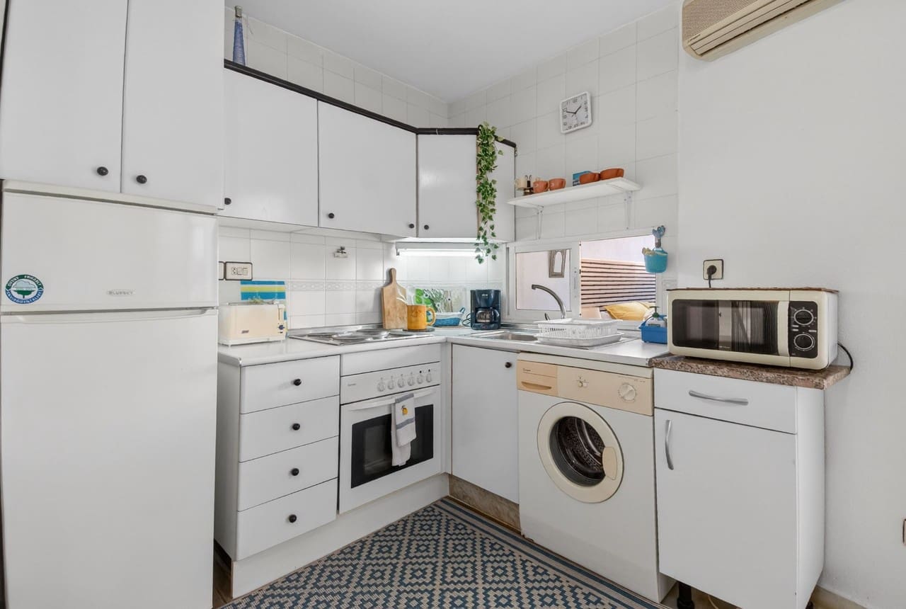 1 slaapkamer Appartement te koop in Torrevieja - € 124.990 (Ref: 9894862)