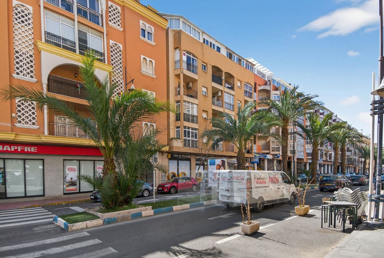 1 slaapkamer Appartement te koop in Torrevieja - € 124.990 (Ref: 9894862)