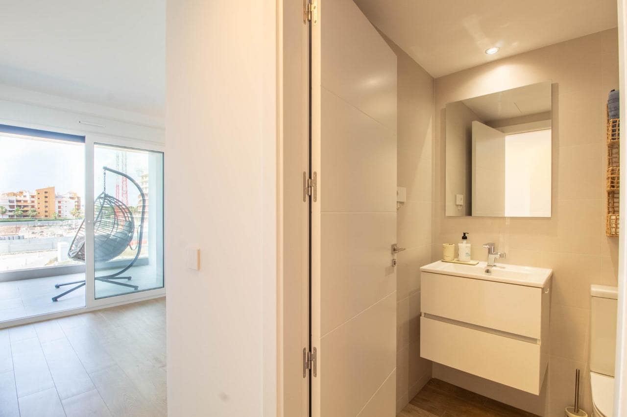 2 quarto Apartamento para venda em Torrevieja com piscina - 370 000 € (Ref: 9896575)