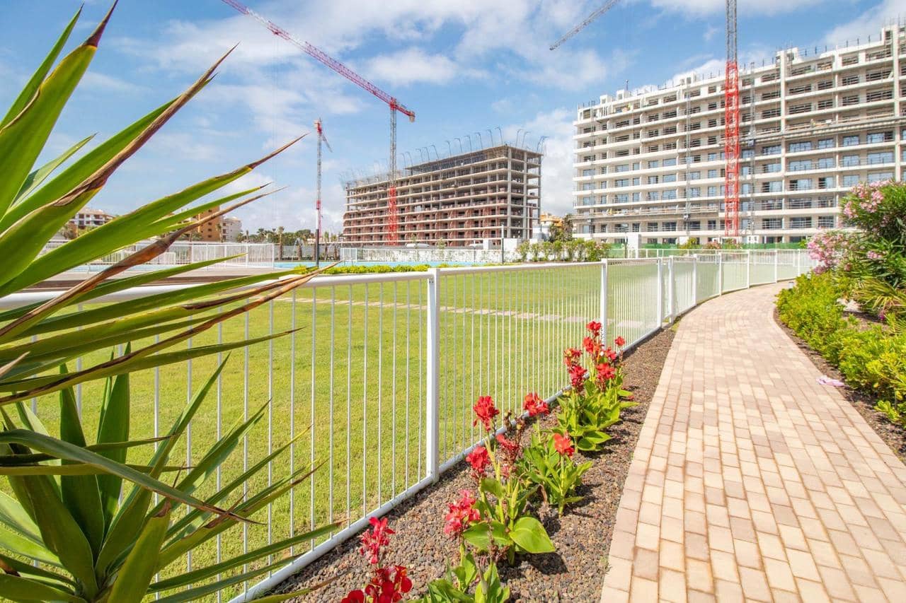2 quarto Apartamento para venda em Torrevieja com piscina - 370 000 € (Ref: 9896575)