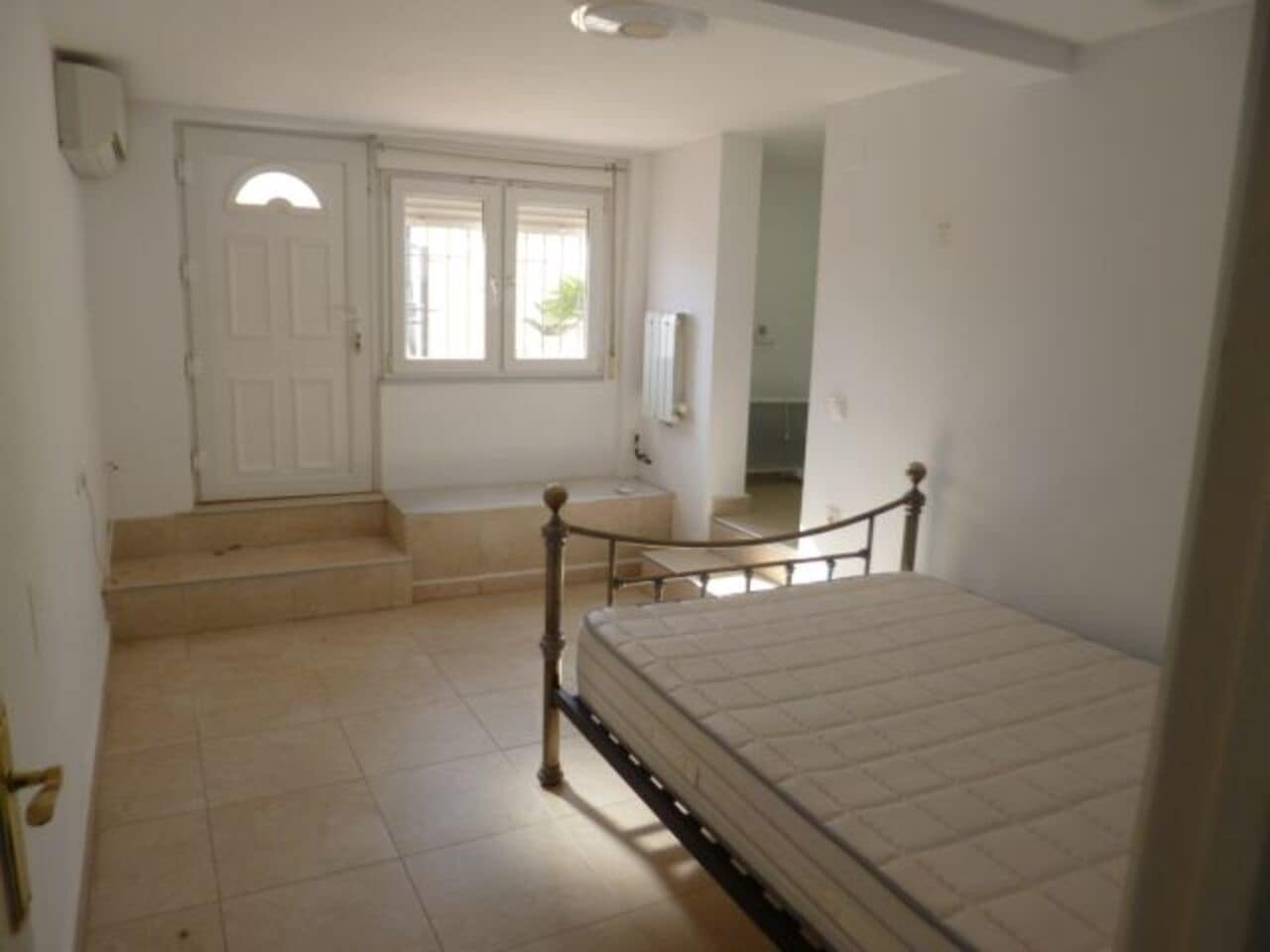5 quarto Moradia para venda em Villamartin com piscina - 429 000 € (Ref: 9899272)