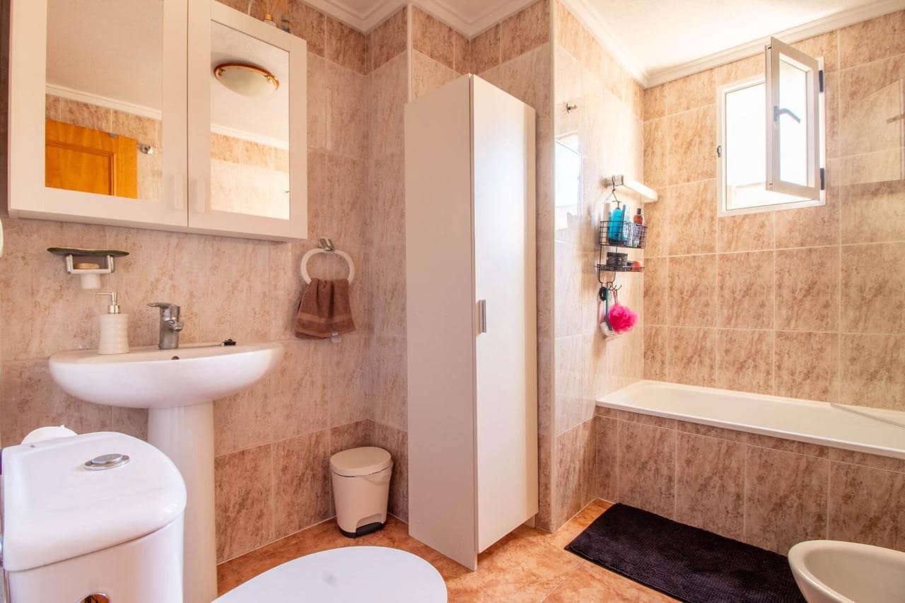 3 slaapkamer Appartement te koop in Torrevieja - € 144.900 (Ref: 9904211)