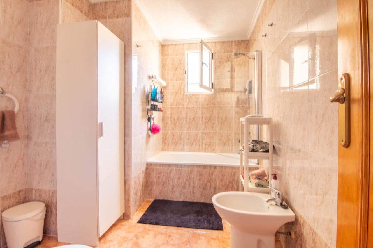 3 slaapkamer Appartement te koop in Torrevieja - € 144.900 (Ref: 9904211)