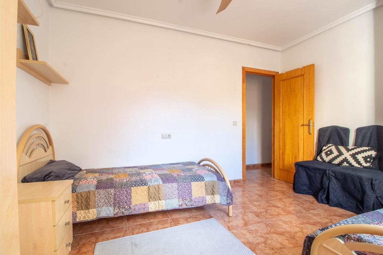 3 slaapkamer Appartement te koop in Torrevieja - € 144.900 (Ref: 9904211)