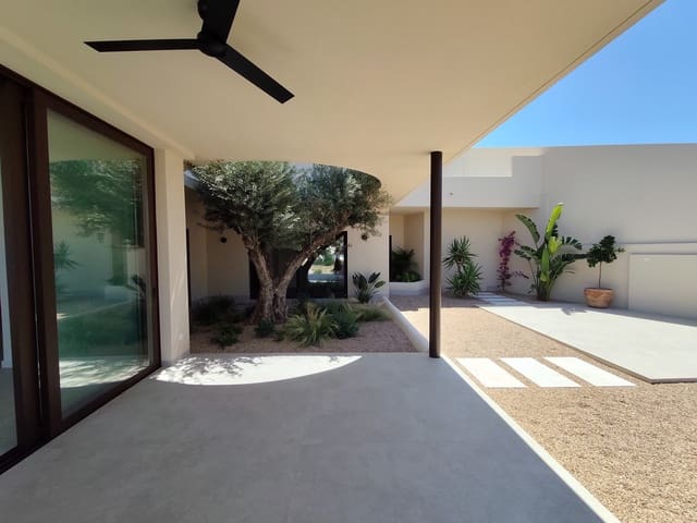 4 quarto Moradia para venda em La Marina, Elche / Elx com piscina - 1 443 750 € (Ref: 9909029)
