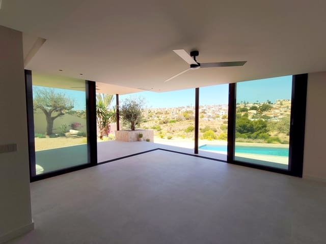 4 quarto Moradia para venda em La Marina, Elche / Elx com piscina - 1 443 750 € (Ref: 9909029)