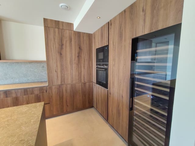 4 quarto Moradia para venda em La Marina, Elche / Elx com piscina - 1 443 750 € (Ref: 9909029)