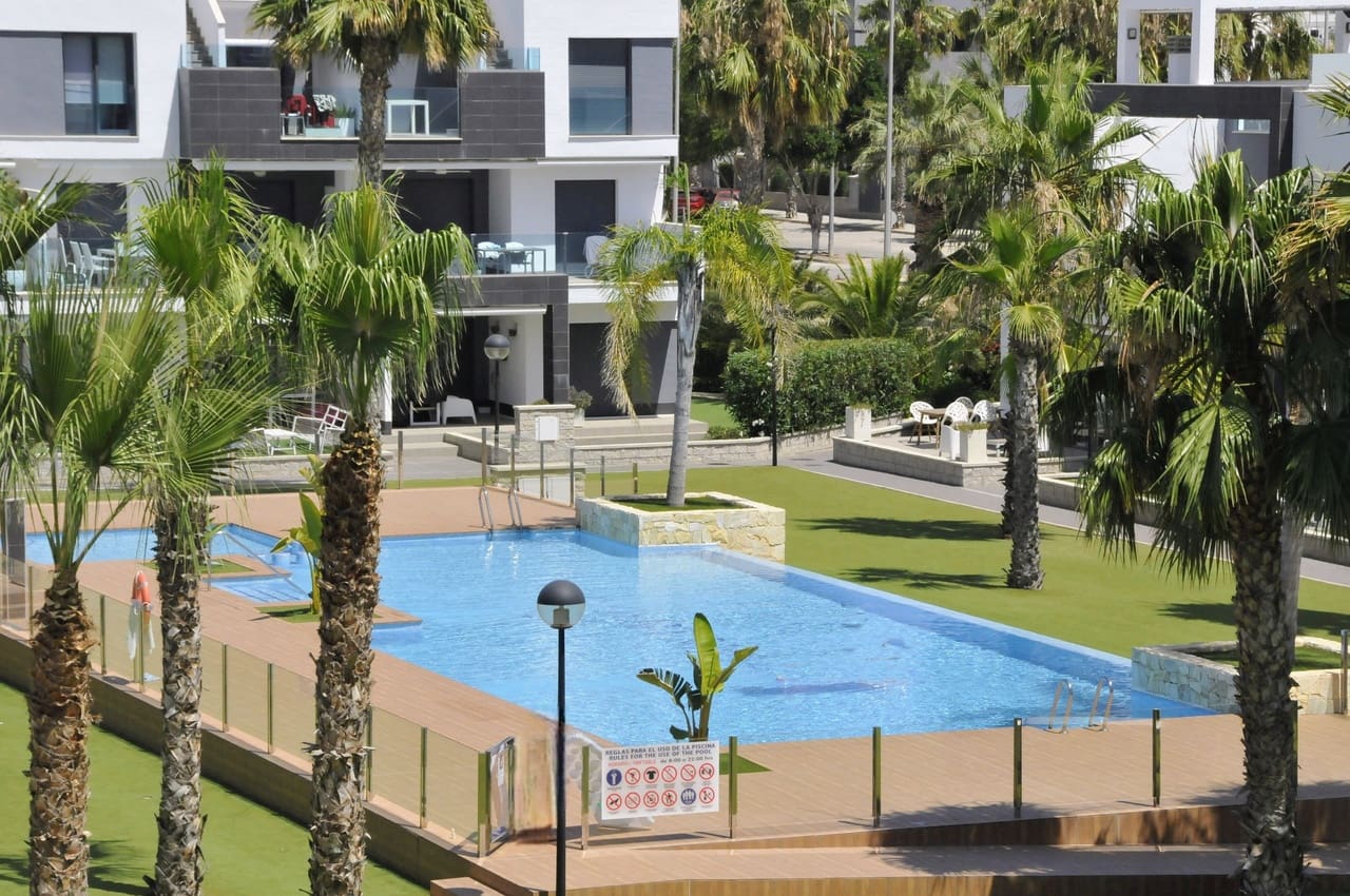 3 soverom Penthouse til salgs i Guardamar del Segura med svømmebasseng garasje - € 309 900 (Ref: 9920905)