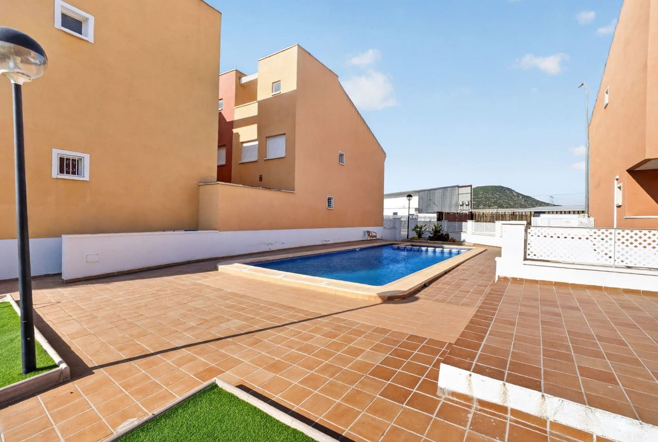 4 soveværelse Lejlighed til salg i Bigastro med swimmingpool garage - € 250.000 (Ref: 9929327)