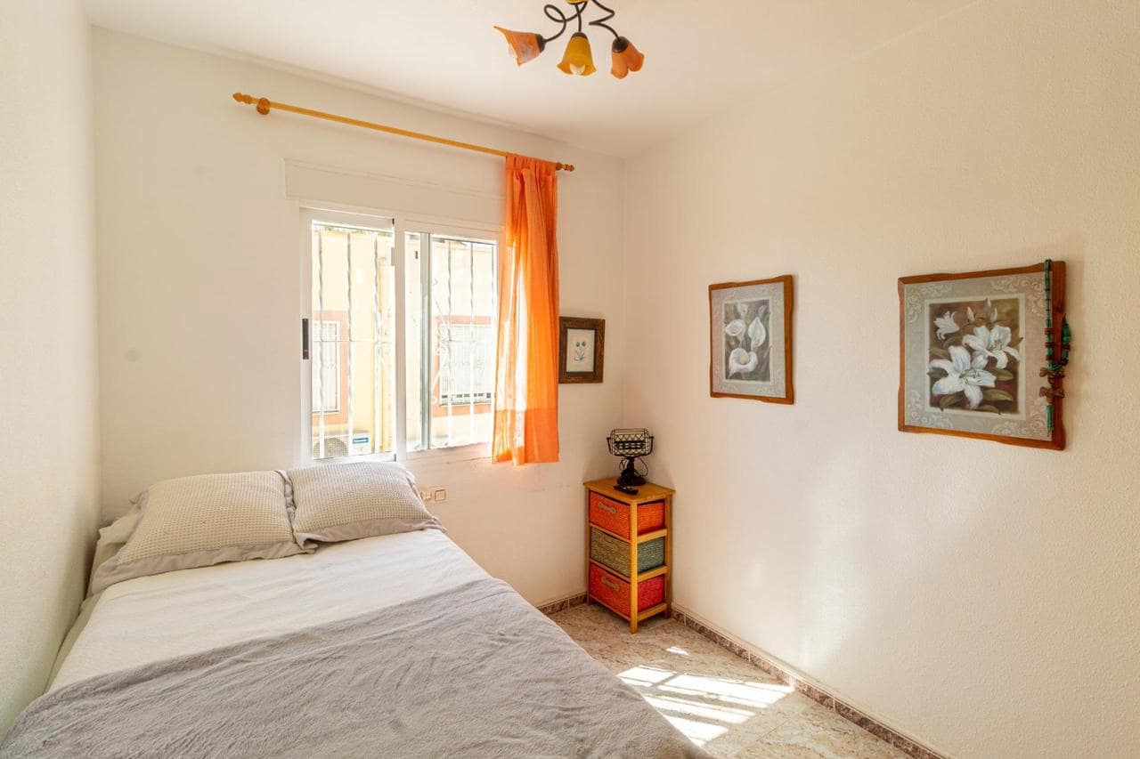 2 soverom Hus til salgs i Orihuela Costa med svømmebasseng - € 229 000 (Ref: 9930376)