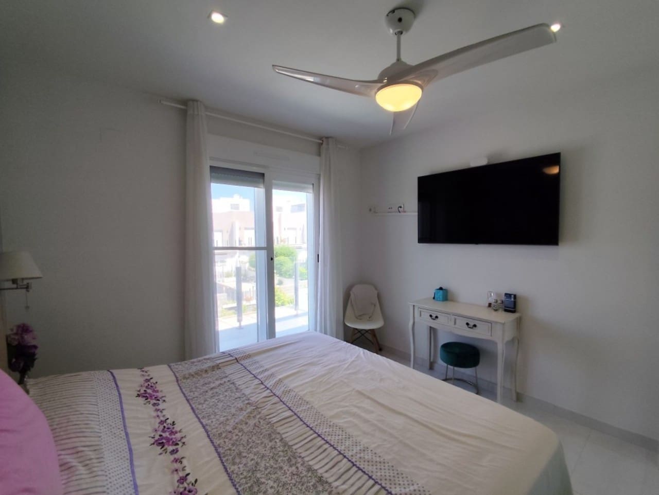 4 soveværelse Byhus til salg i Torrevieja med swimmingpool garage - € 395.000 (Ref: 9937203)
