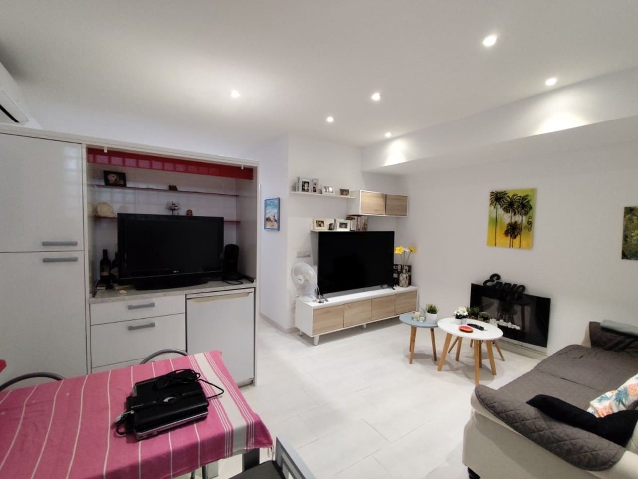 4 soveværelse Byhus til salg i Torrevieja med swimmingpool garage - € 395.000 (Ref: 9937203)