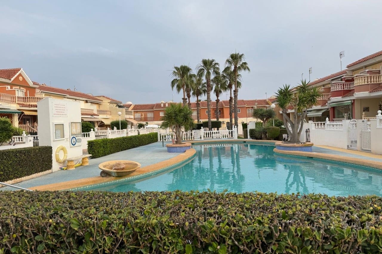 3 soveværelse Byhus til salg i Ciudad Quesada med swimmingpool garage - € 249.995 (Ref: 9937799)