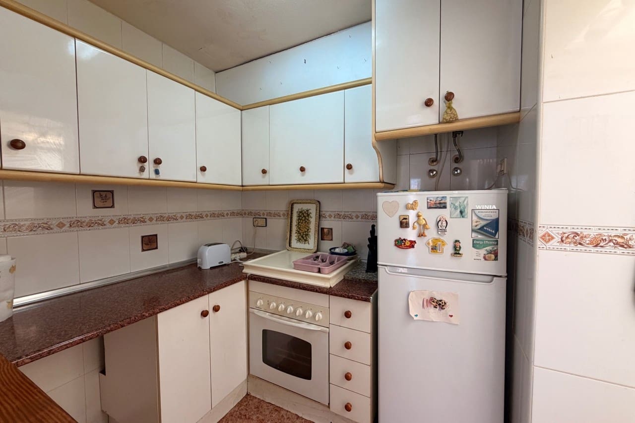 2 bedroom Bungalow for sale in Torrevieja with pool - € 110,000 (Ref: 9937801)