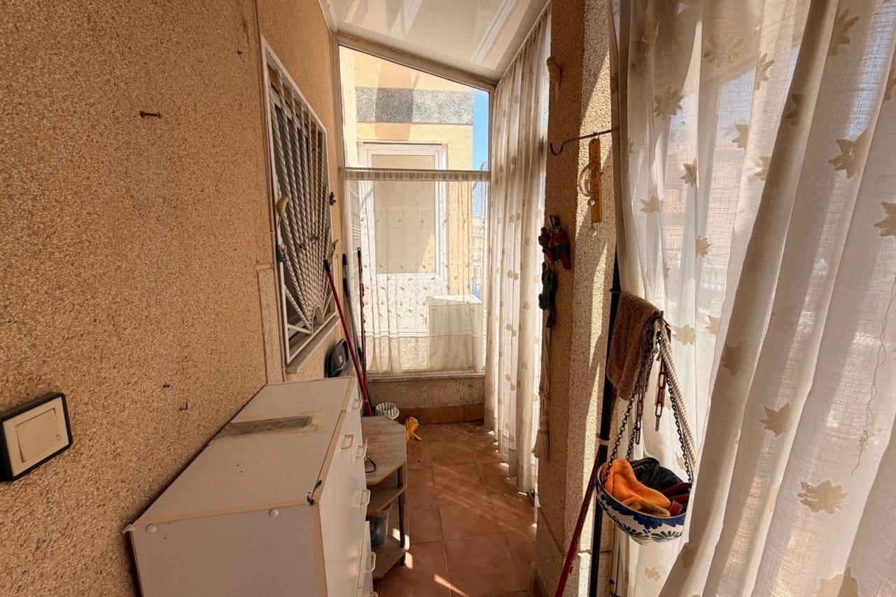2 bedroom Bungalow for sale in Torrevieja with pool - € 110,000 (Ref: 9937801)