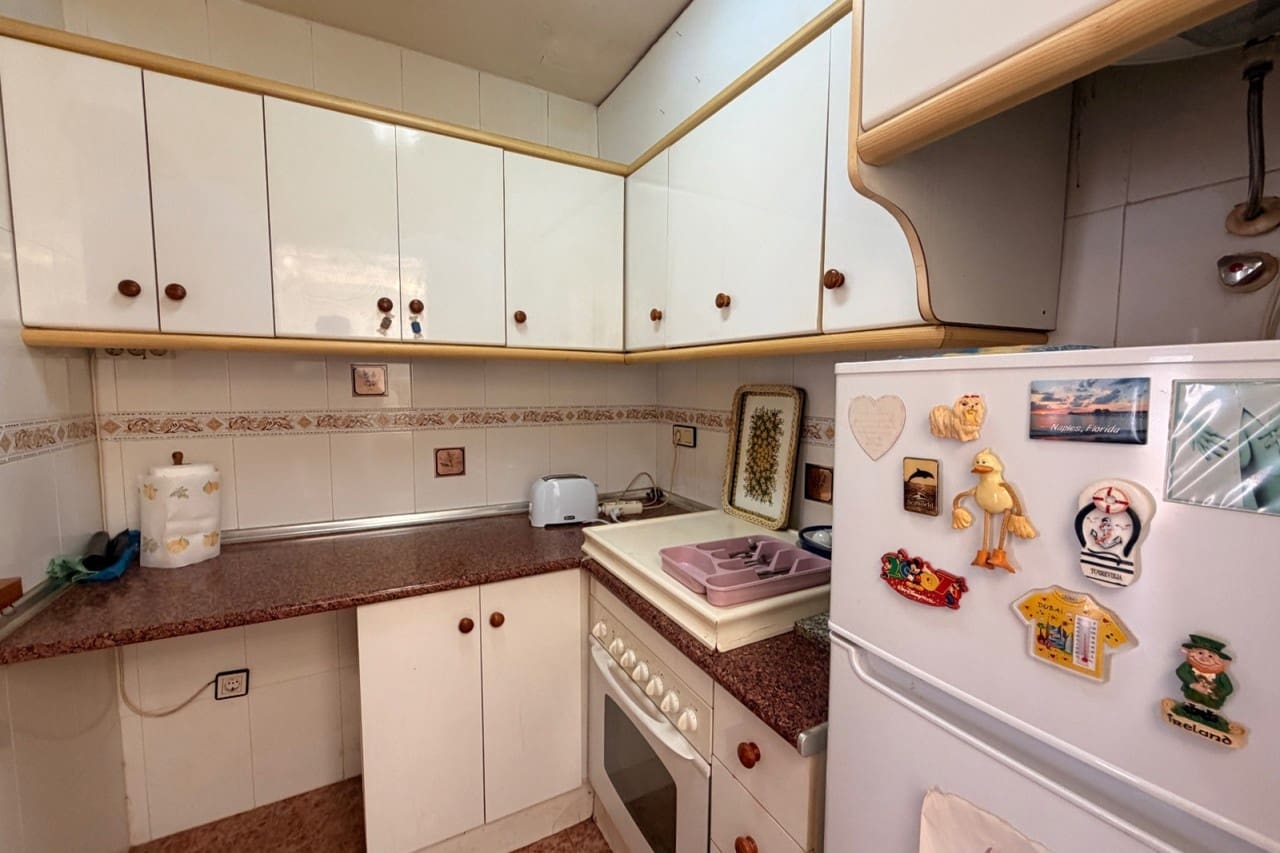 2 bedroom Bungalow for sale in Torrevieja with pool - € 110,000 (Ref: 9937801)
