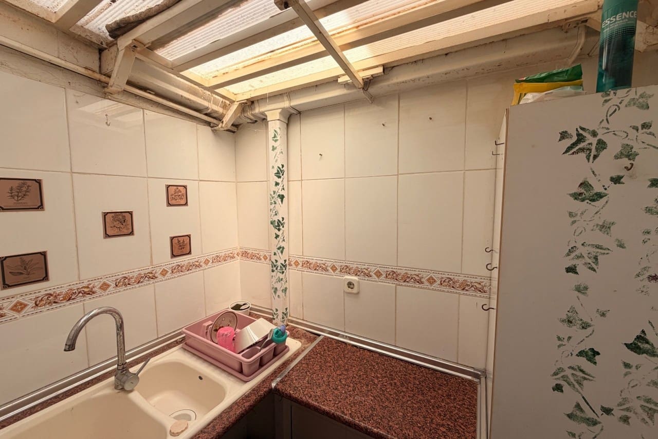 2 bedroom Bungalow for sale in Torrevieja with pool - € 110,000 (Ref: 9937801)
