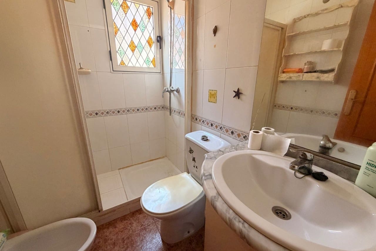 2 bedroom Bungalow for sale in Torrevieja with pool - € 110,000 (Ref: 9937801)