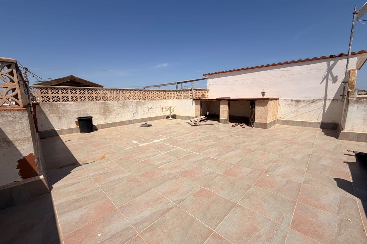 2 bedroom Bungalow for sale in Torrevieja with pool - € 110,000 (Ref: 9937801)