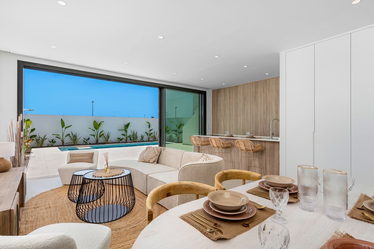 3 soveværelse Villa til salg i Los Alcazares med swimmingpool garage - € 519.900 (Ref: 9944320)