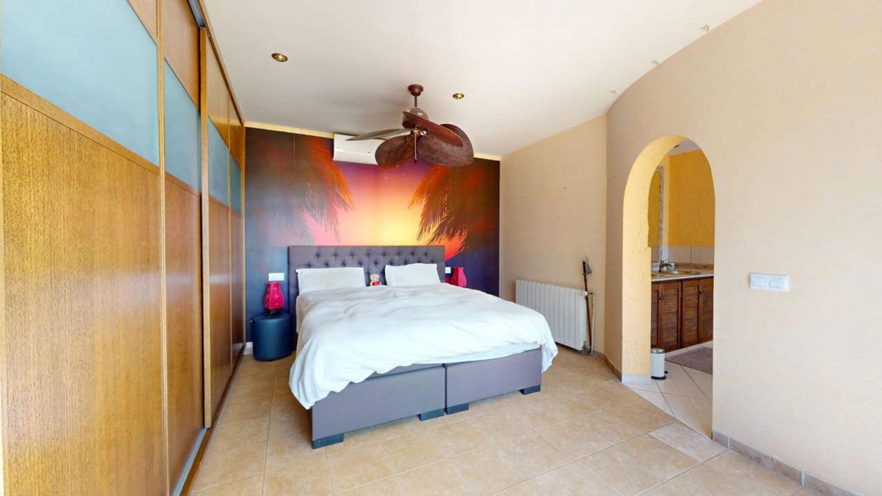5 Zimmer Villa zu verkaufen in La Zenia mit Pool - 795.000 € (Ref: 9944426)