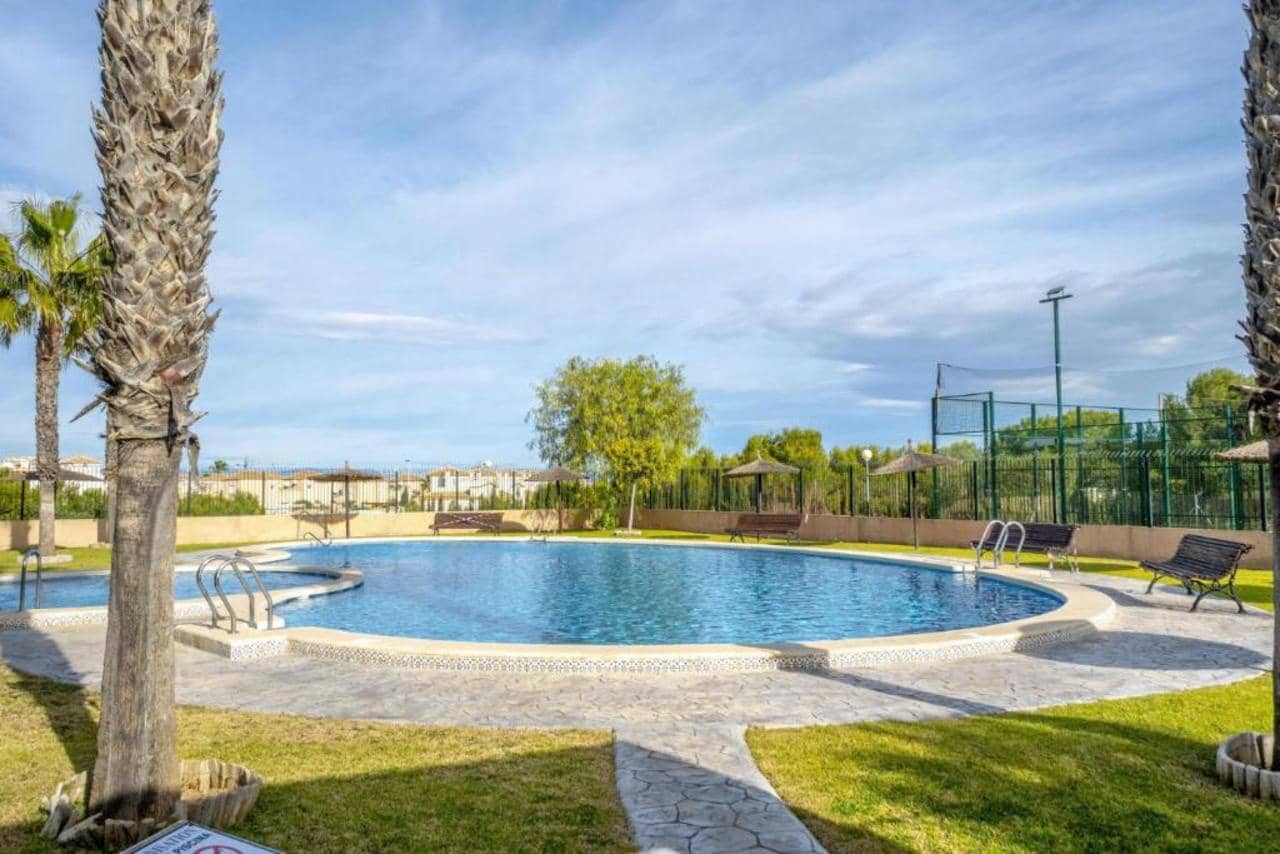 2 soveværelse Penthouse til salg i Los Altos med swimmingpool garage - € 155.900 (Ref: 9948342)