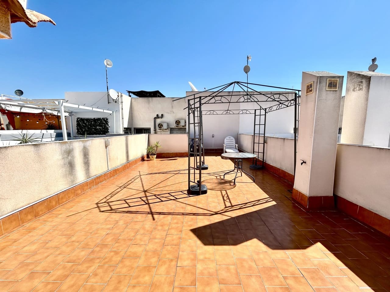 2 soveværelse Penthouse til salg i Los Altos med swimmingpool garage - € 155.900 (Ref: 9948342)