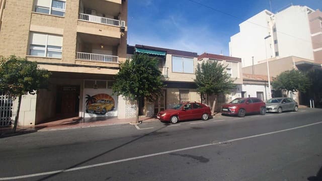 6 soverom Hus til salgs i El Molino, Torrevieja med garasje - € 240 000 (Ref: 9961587)