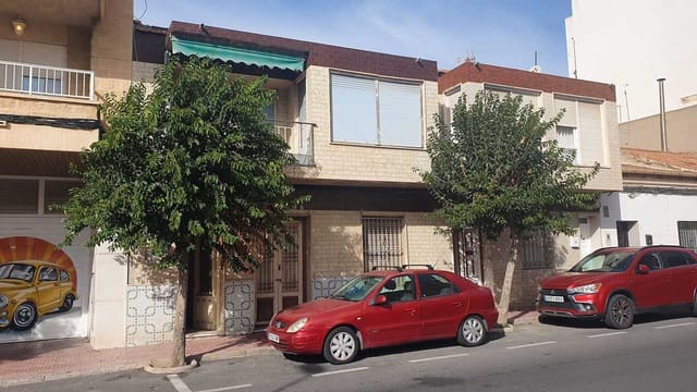6 soverom Hus til salgs i El Molino, Torrevieja med garasje - € 240 000 (Ref: 9961587)