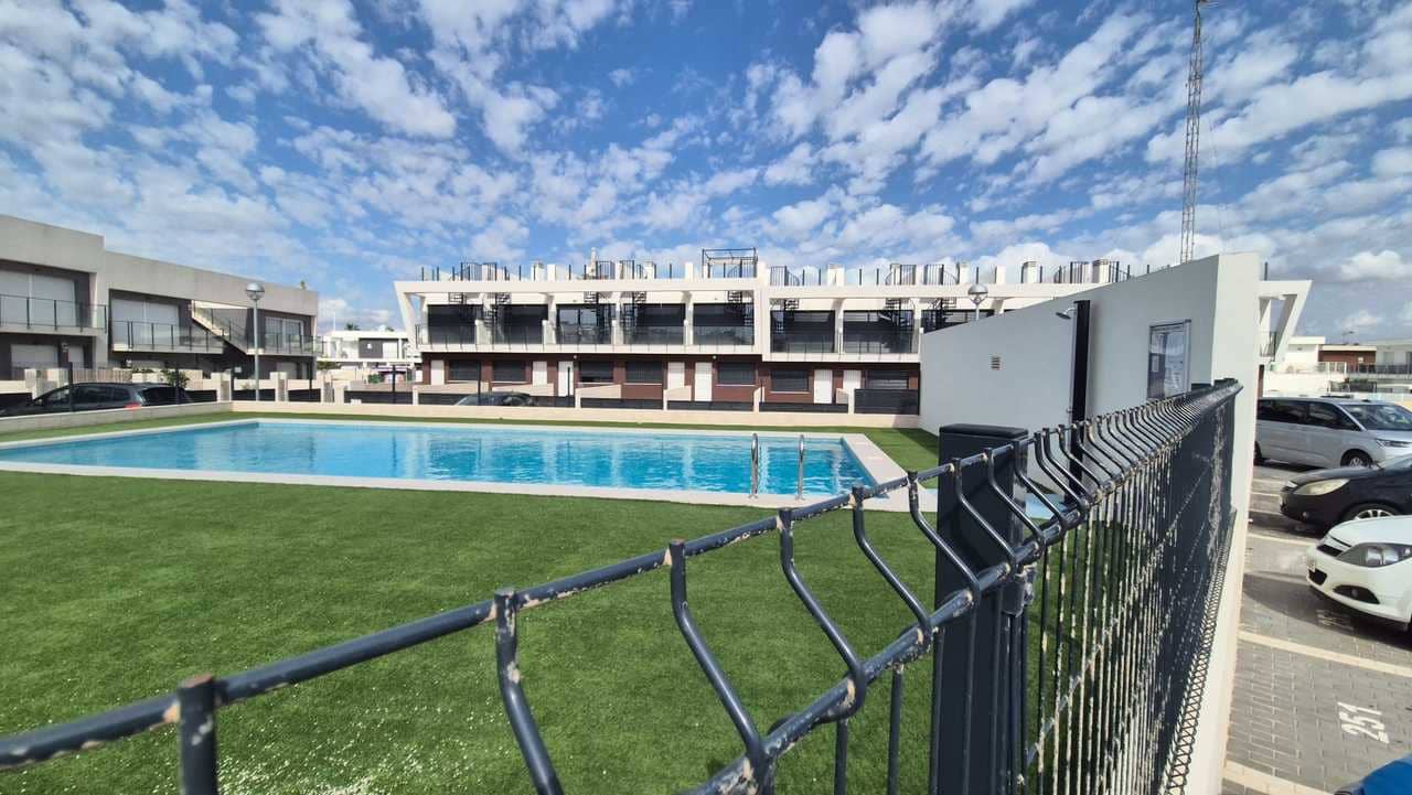 2 slaapkamer Huis te koop in Gran Alacant met zwembad garage - € 329.000 (Ref: 9961592)