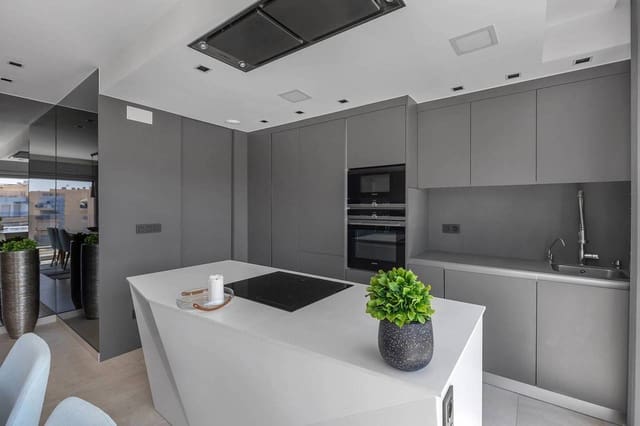 Apartamento de 3 habitaciones en Dehesa de Campoamor, Orihuela en venta con piscina garaje - 725.000 € (Ref: 9961597)