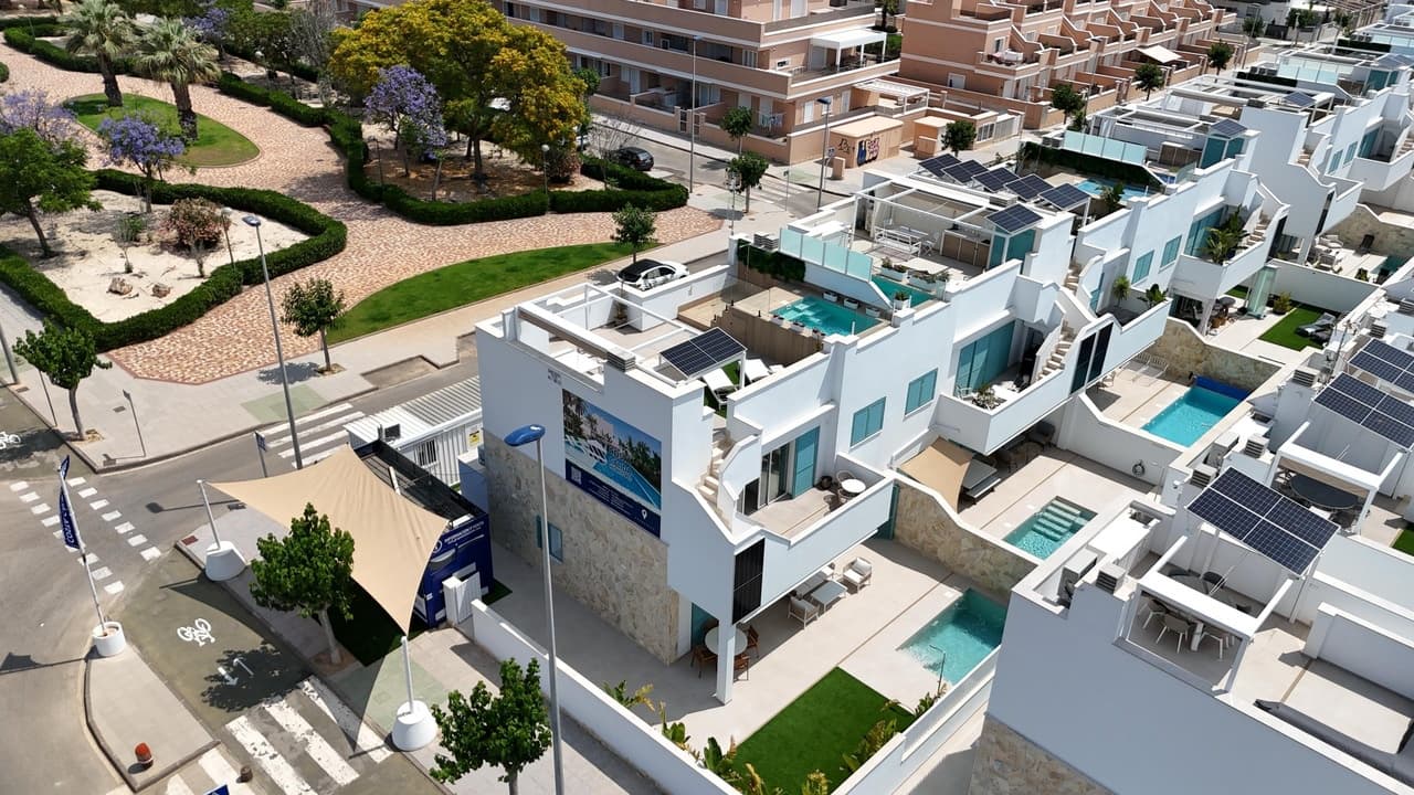 3 quarto Apartamento para venda em Torre de la Horadada com piscina - 460 000 € (Ref: 9971460)