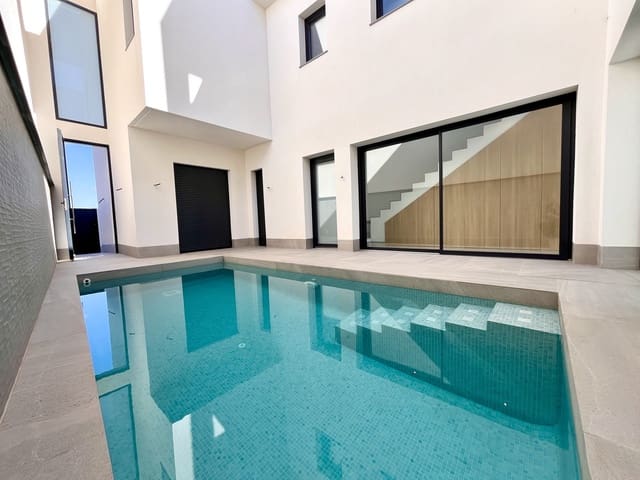 3 sypialnia Willa na sprzedaż w San Pedro del Pinatar ciudad, San Pedro del Pinatar z basenem garażem - 425 000 € (Ref: 9971462)