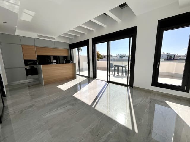 3 sypialnia Willa na sprzedaż w San Pedro del Pinatar ciudad, San Pedro del Pinatar z basenem garażem - 425 000 € (Ref: 9971462)