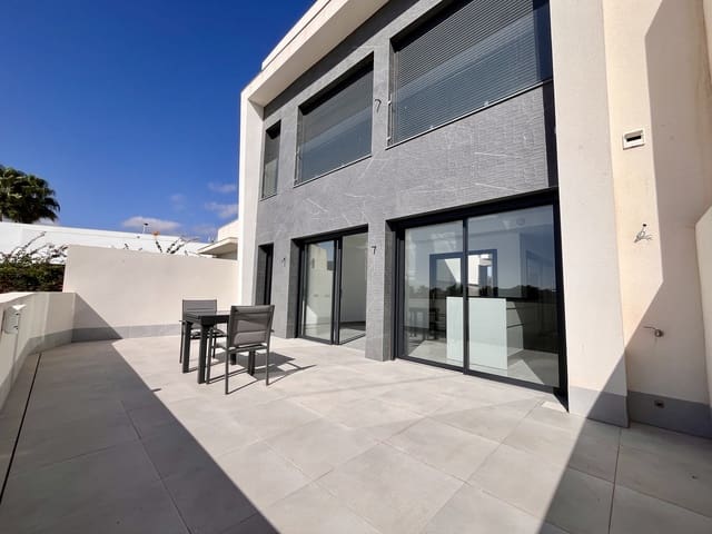3 sypialnia Willa na sprzedaż w San Pedro del Pinatar ciudad, San Pedro del Pinatar z basenem garażem - 425 000 € (Ref: 9971462)