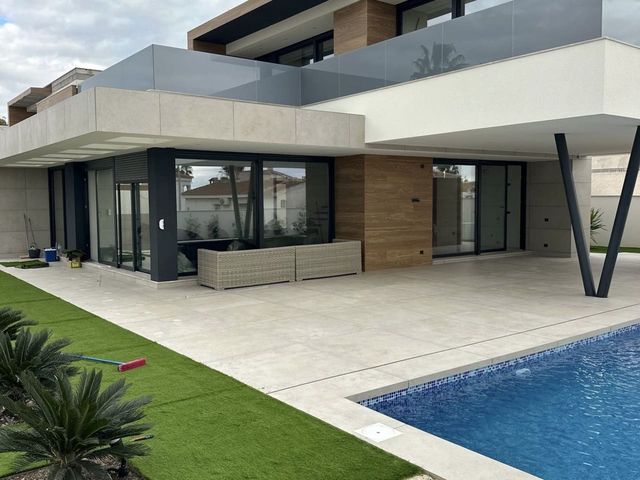 3 sypialnia Willa na sprzedaż w Ciudad Quesada, Rojales z basenem garażem - 920 000 € (Ref: 9971464)