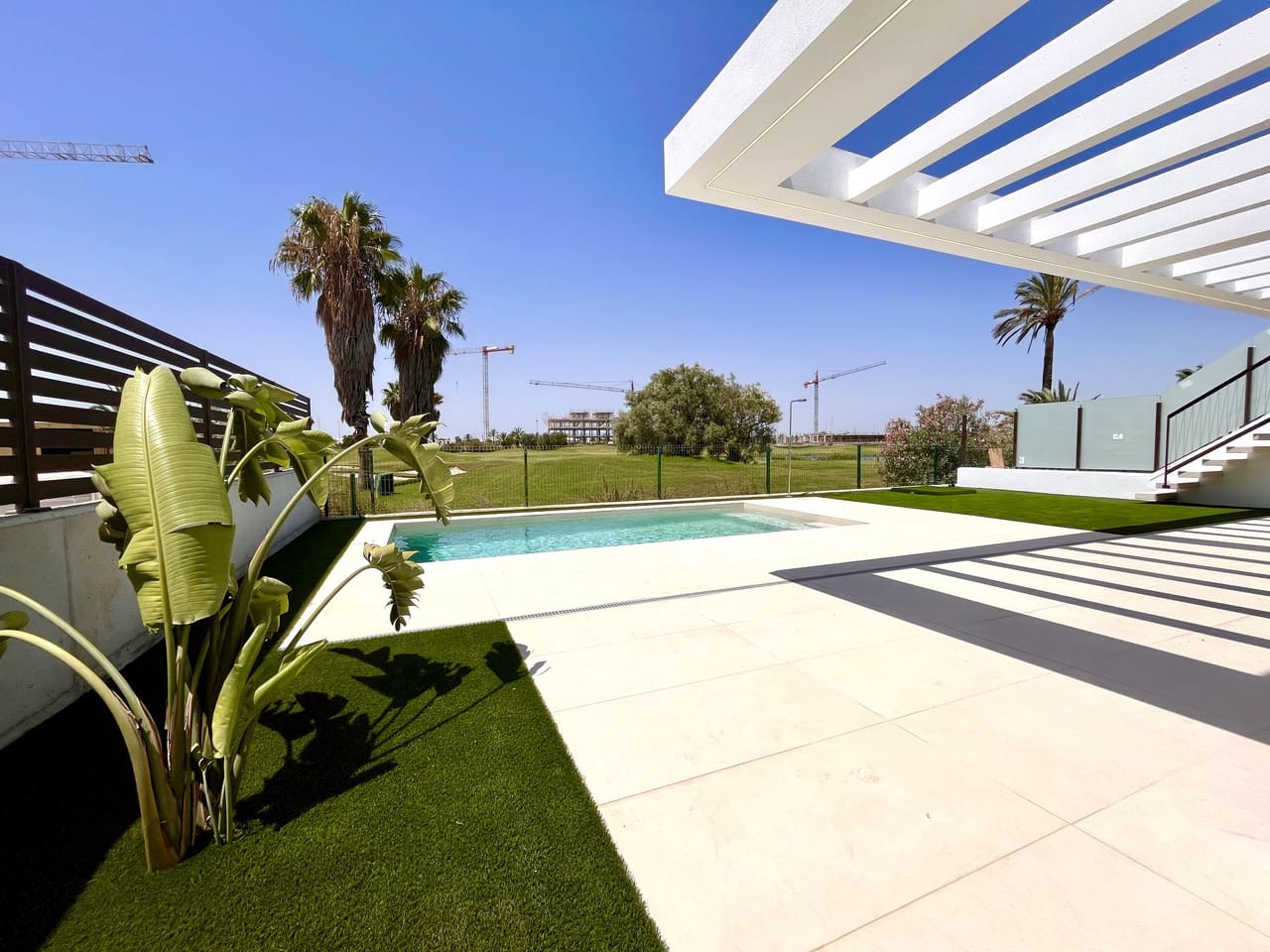 4 soverom Villa til salgs i Los Alcazares med svømmebasseng garasje - € 685 000 (Ref: 9971466)