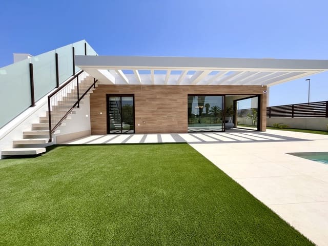 4 soverom Villa til salgs i Centro, Los Alcázares med svømmebasseng garasje - € 685 000 (Ref: 9971466)