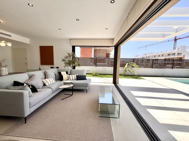 4 soverom Villa til salgs i Centro, Los Alcázares med svømmebasseng garasje - € 685 000 (Ref: 9971466)