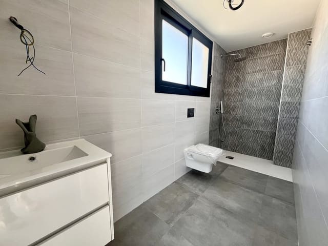 4 soveværelse Villa til salg i Gran Alacant, Santa Pola med swimmingpool - € 615.000 (Ref: 9971467)