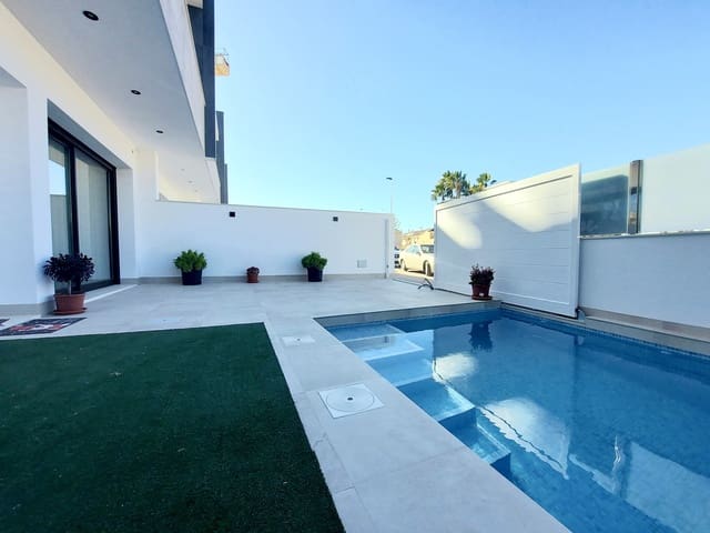 3 slaapkamer Huis te koop in San Pedro del Pinatar ciudad, San Pedro del Pinatar met zwembad - € 419.900 (Ref: 9971470)