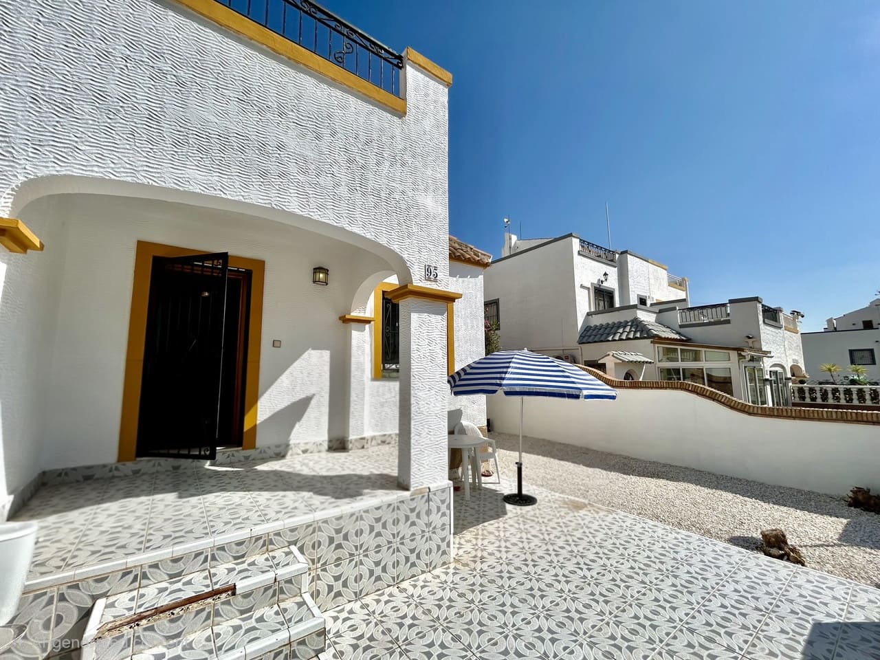 3 slaapkamer Huis te koop in Los Altos met zwembad garage - € 209.000 (Ref: 9987297)