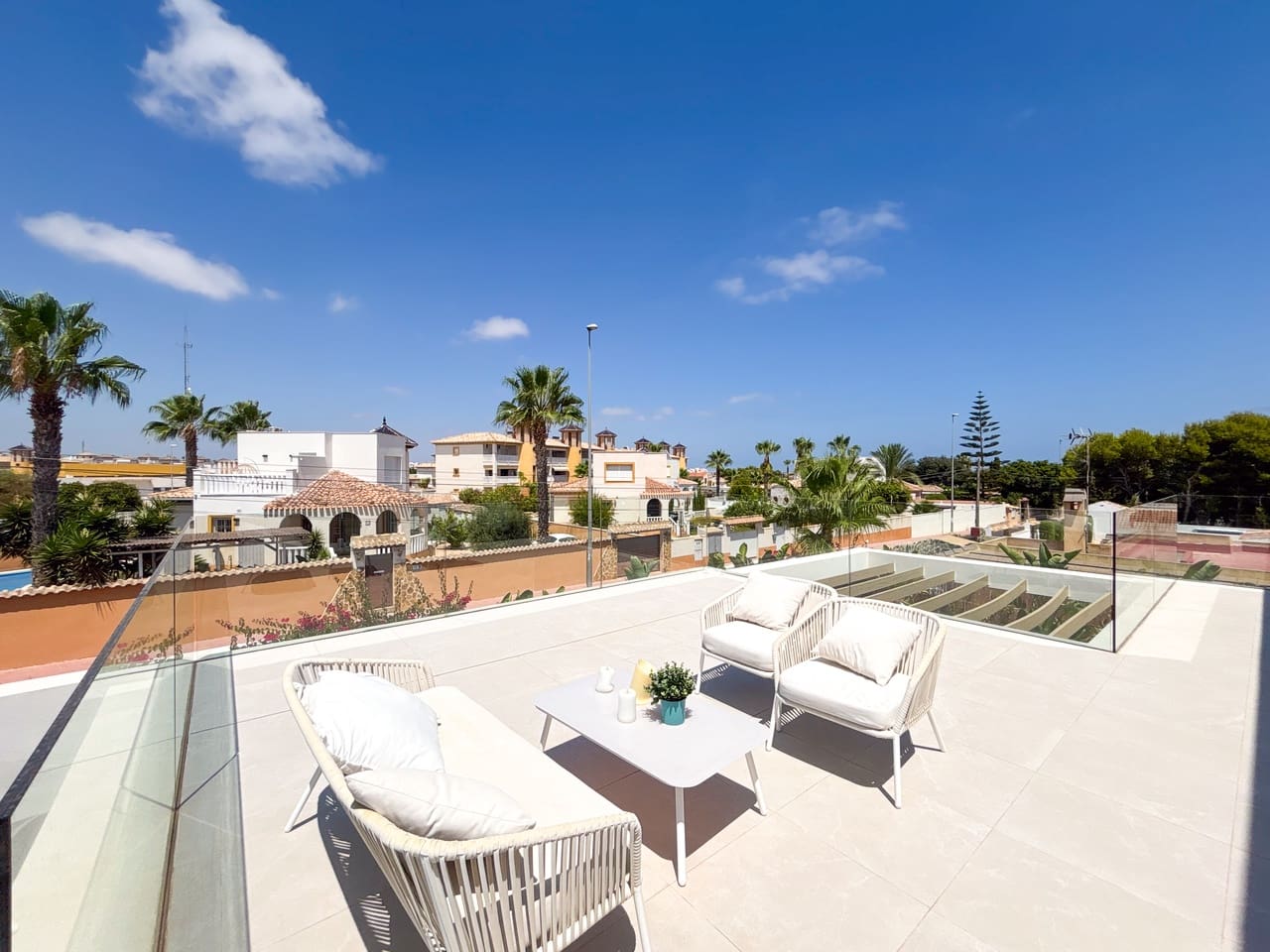 3 makuuhuone Huvila myytävänä paikassa Cabo Roig mukana uima-altaan - 749 000 € (Ref: 9989820)