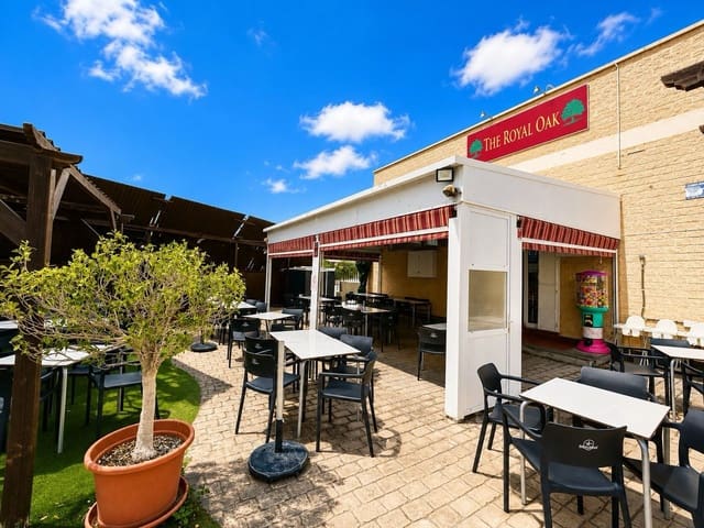 Comercial para venda em Villamartin, Orihuela com garagem - 180 000 € (Ref: 9993558)