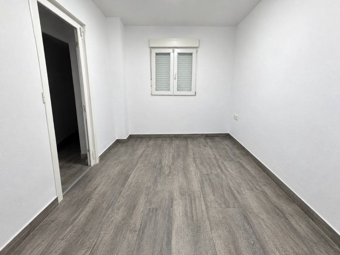 5 bedroom Villa for sale in Alzira with pool garage - € 299,990 (Ref: 10174341)