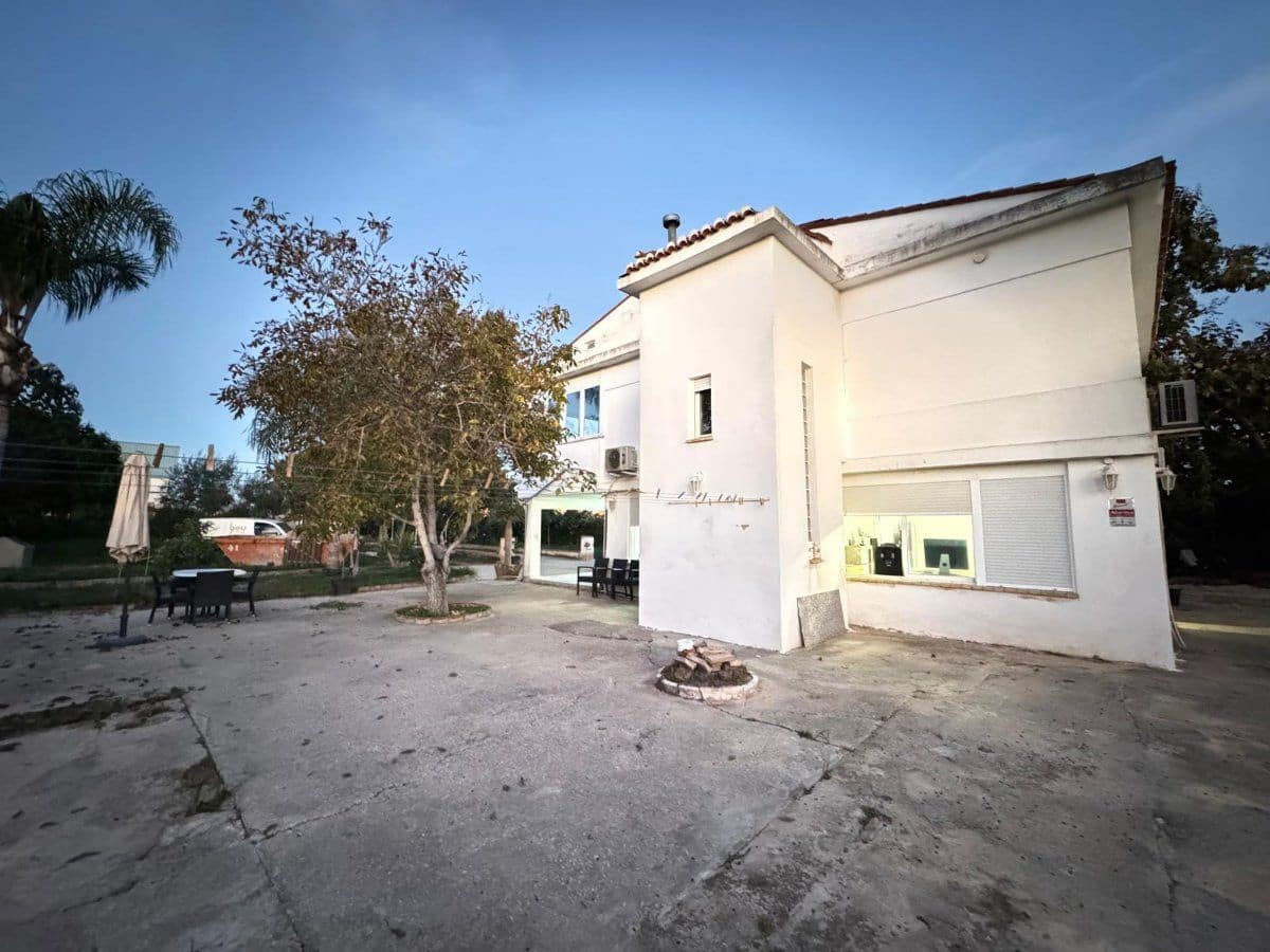 5 bedroom Villa for sale in Alzira with pool garage - € 299,990 (Ref: 10174341)