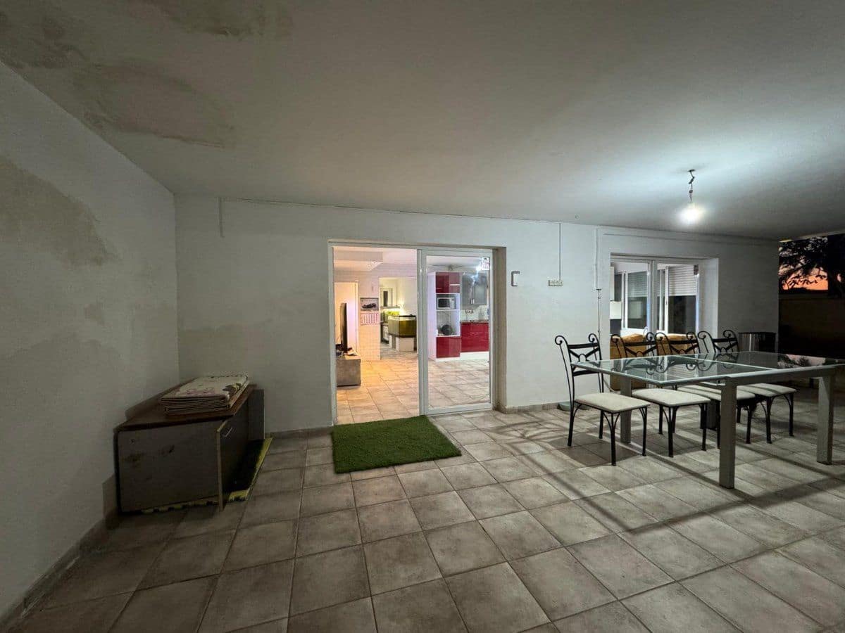 5 bedroom Villa for sale in Alzira with pool garage - € 299,990 (Ref: 10174341)
