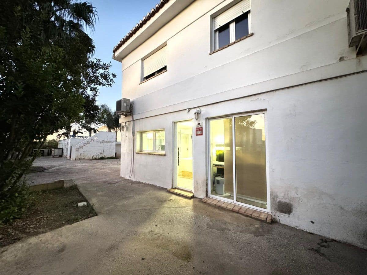 5 bedroom Villa for sale in Alzira with pool garage - € 299,990 (Ref: 10174341)