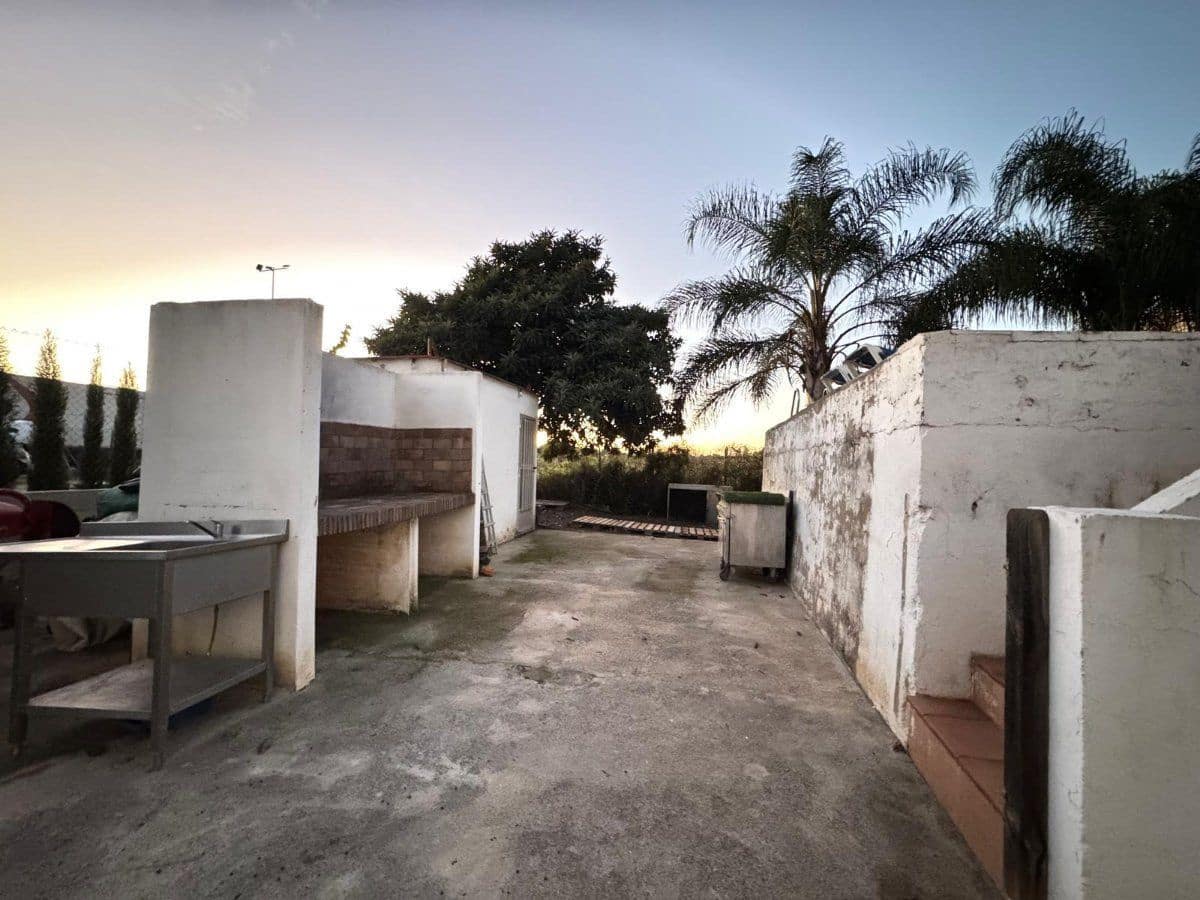 5 bedroom Villa for sale in Alzira with pool garage - € 299,990 (Ref: 10174341)